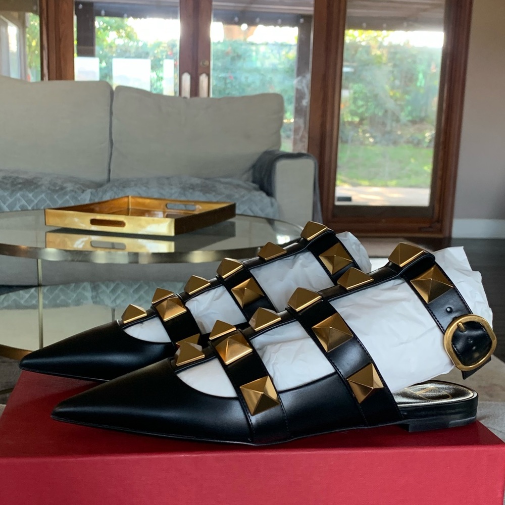 Preloved EUC Valentino Garavani Roman Stud Calfskin Ballerina Flats 37.